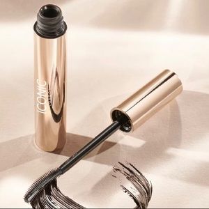 ICONIC LONDON
Enrich and Elevate Mascara
